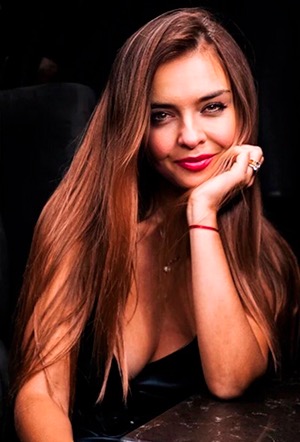 femme russe sérieuse pour le mariage